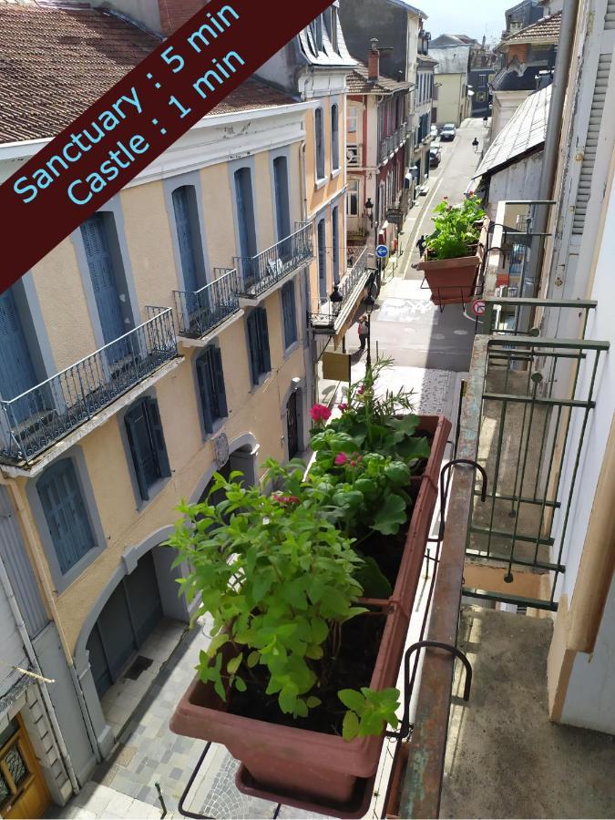 Private Independant Flat - Lourdes City Center - 2 Balconies Bagian luar foto