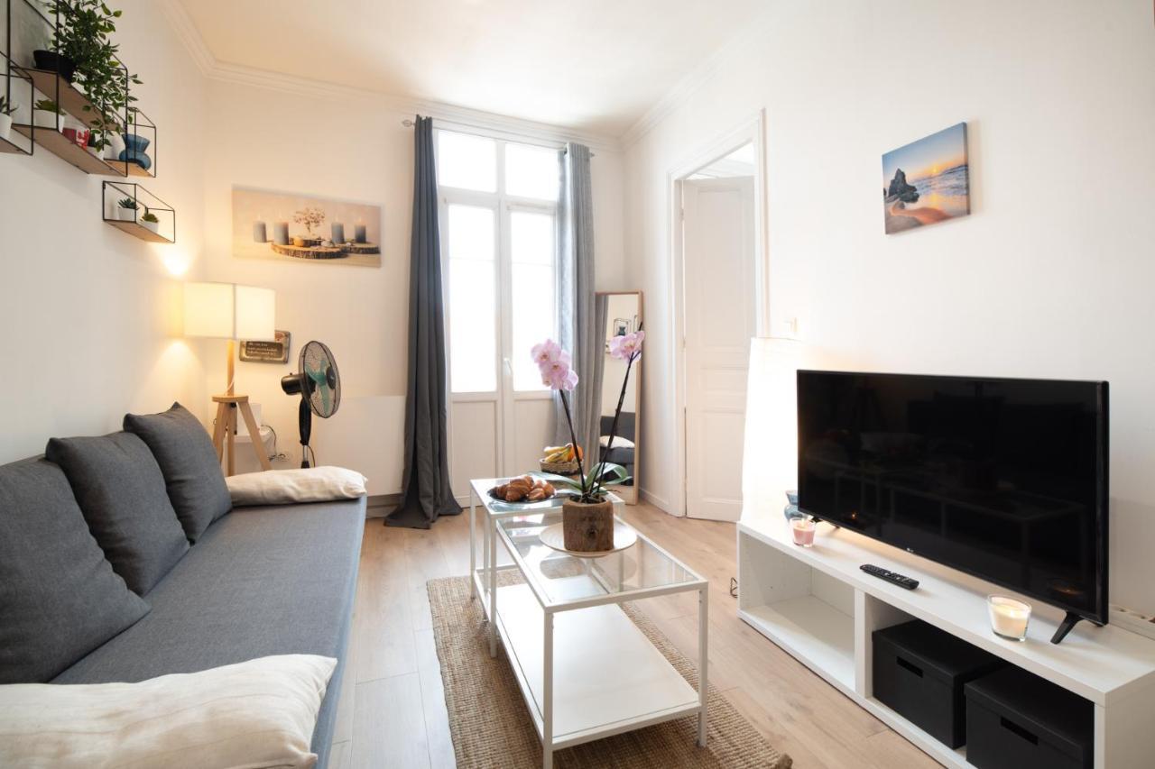 Private Independant Flat - Lourdes City Center - 2 Balconies Bagian luar foto